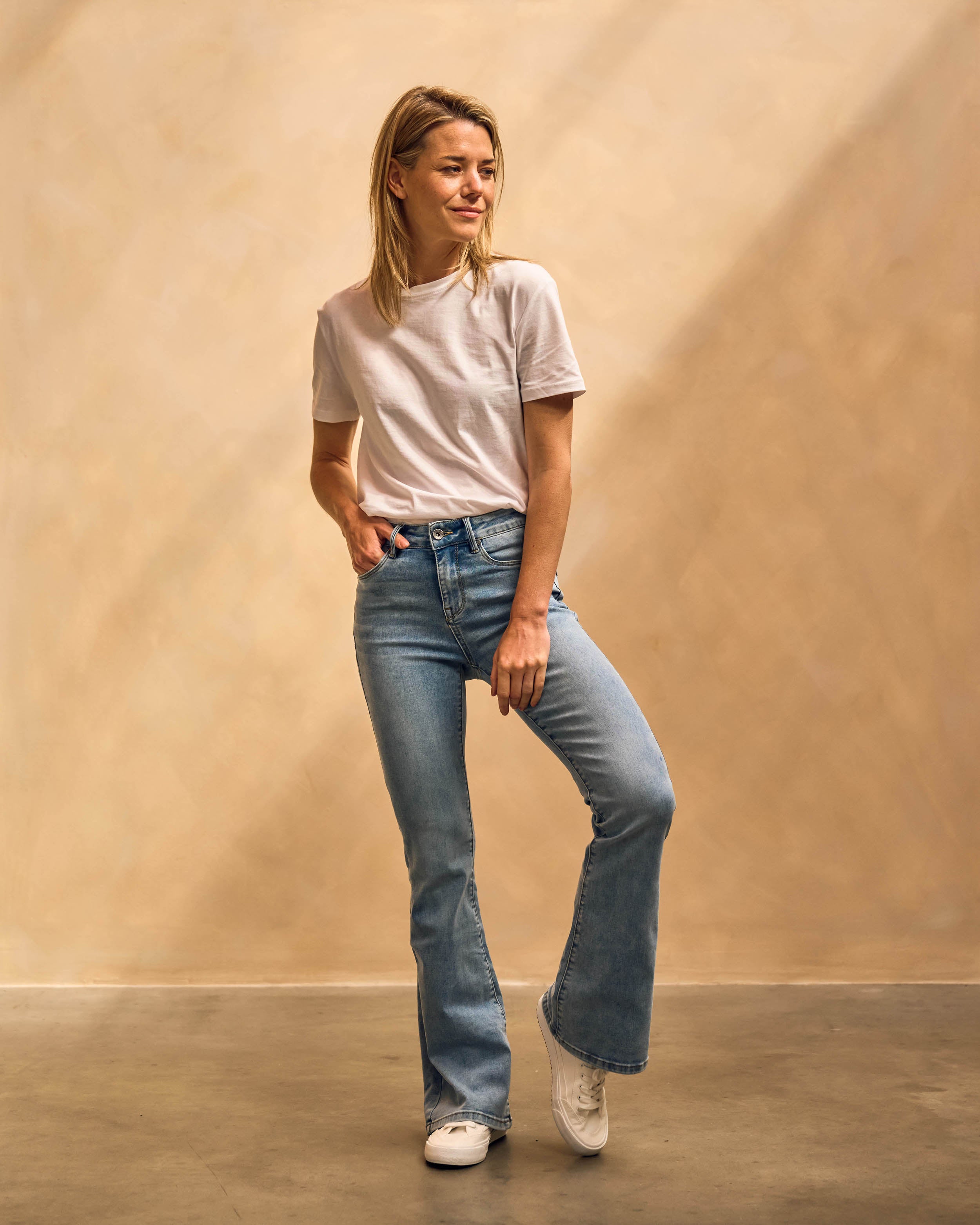 Faye High Rise Flair - Bleach Denim